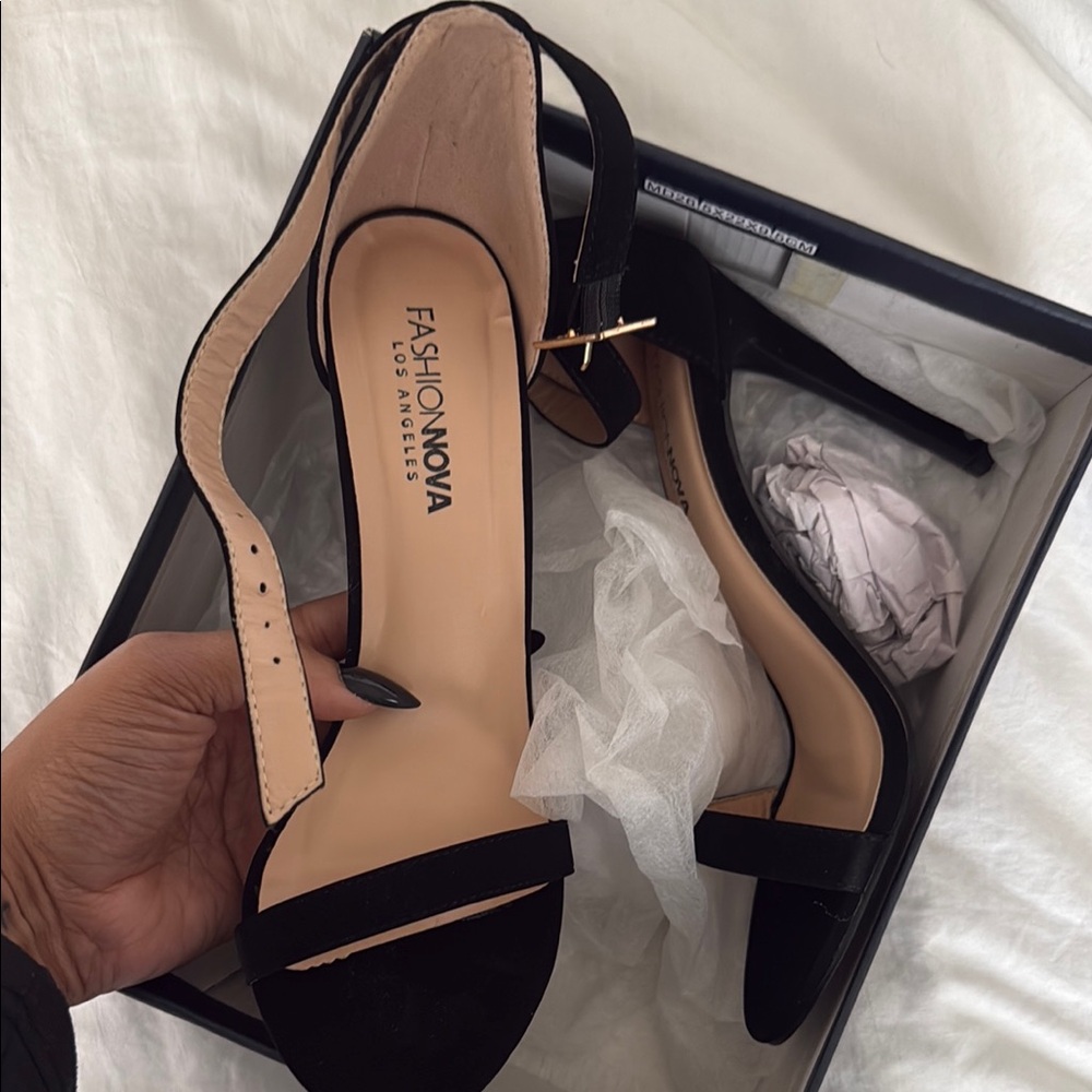Fashion Nova Black Heels Sleek Open-Toe Design